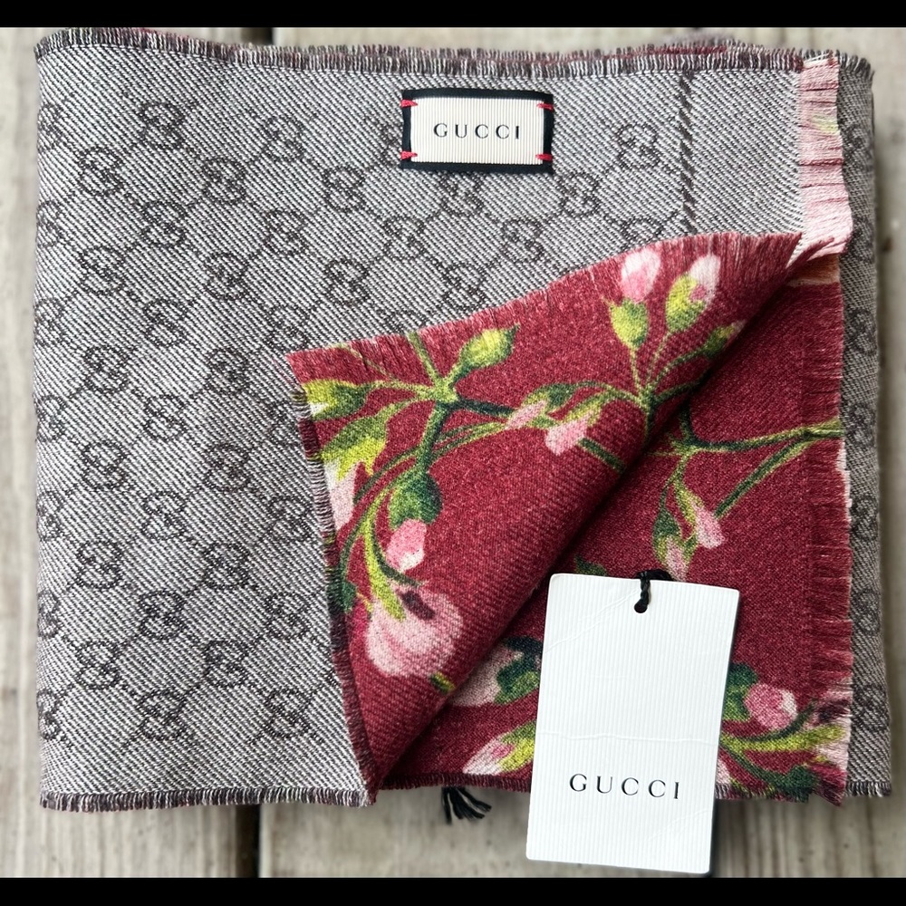 GUCCI Wool Scarf